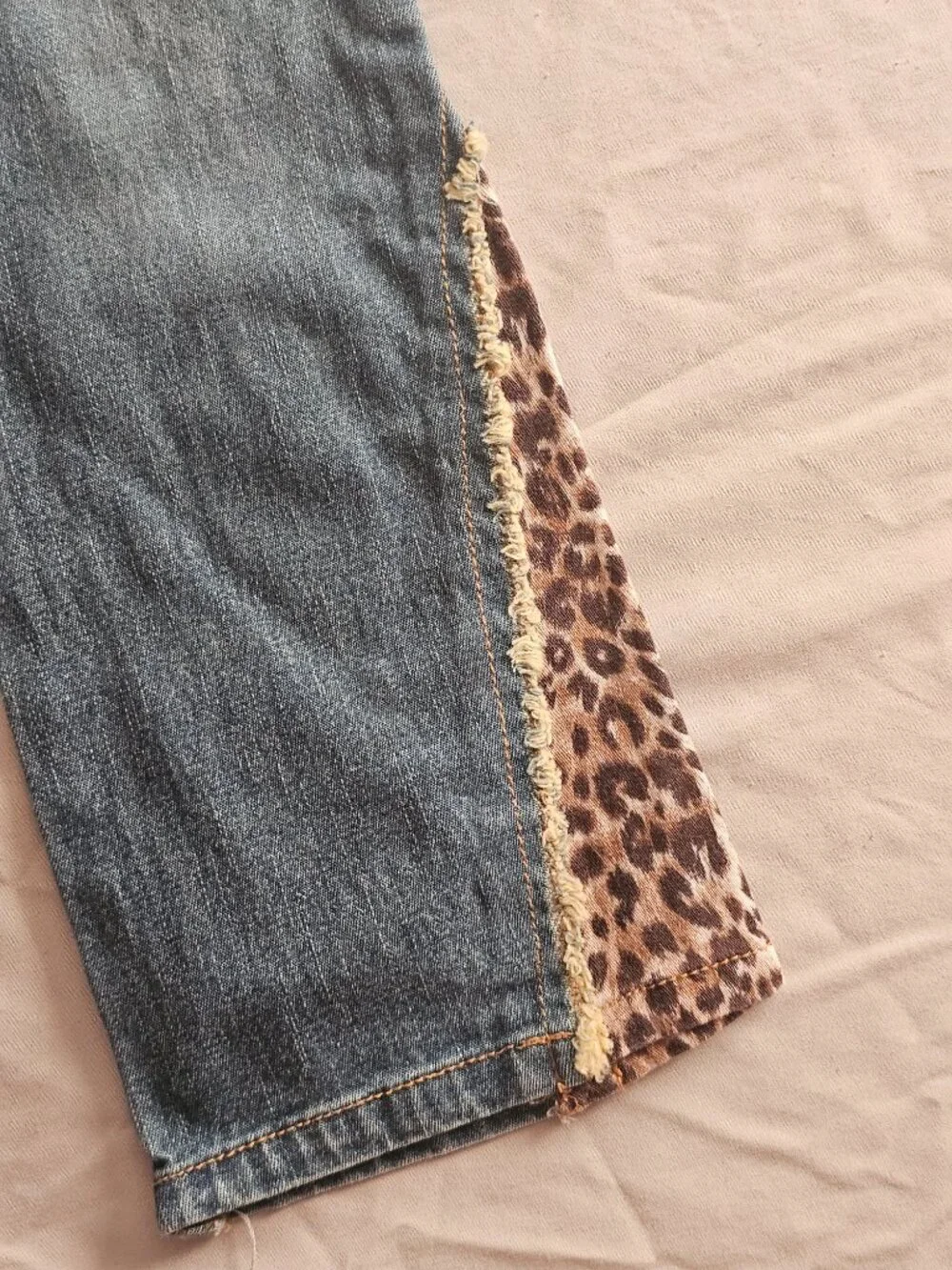 VTG Y2K The Childrens Place Girls 4 Denim Jeans Leopard Cheetah Flare Insert